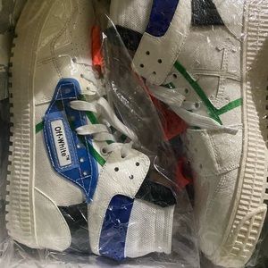 Off White Multi color 3.0 off courts‼️